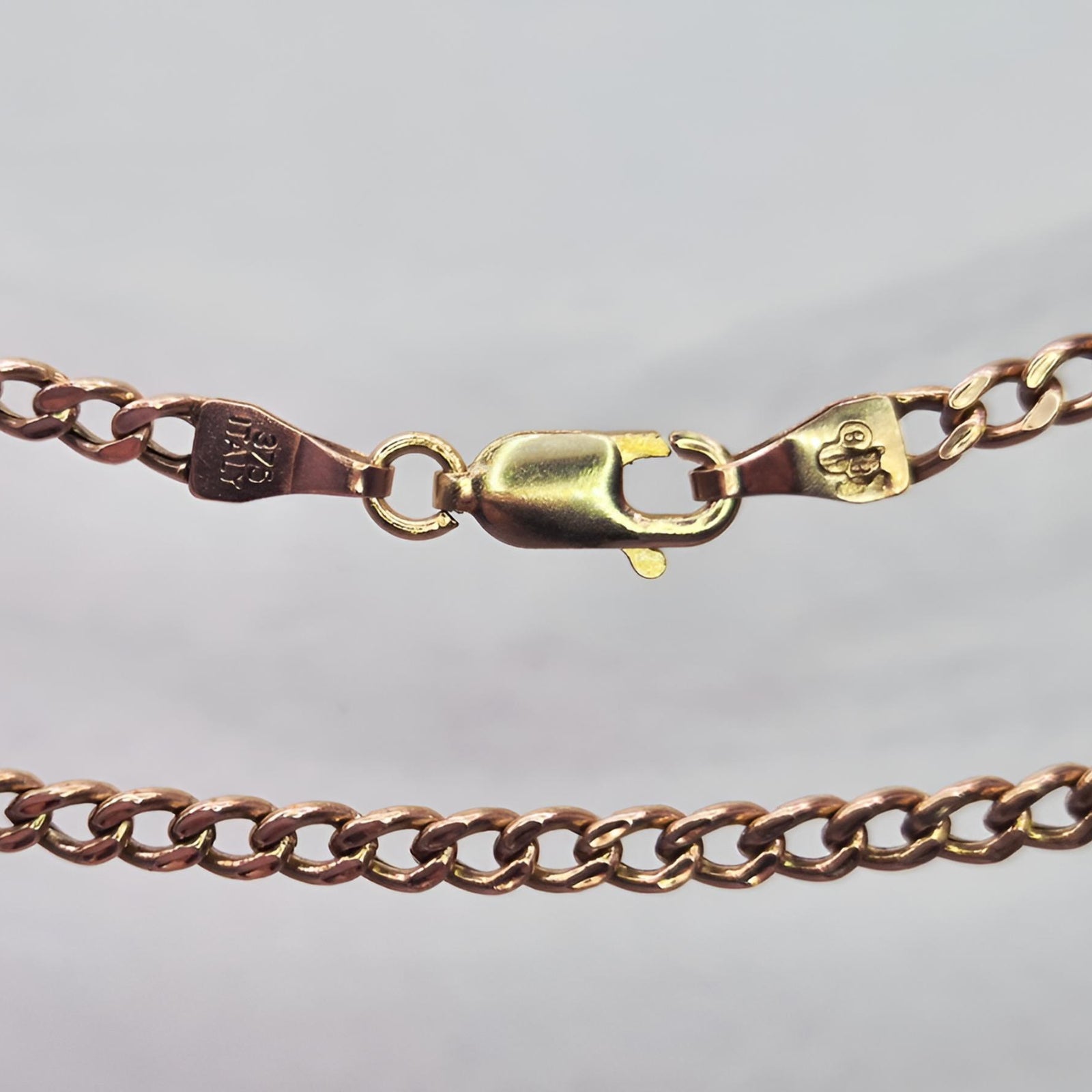 9ct Gold chain 20" with trigger clasp on