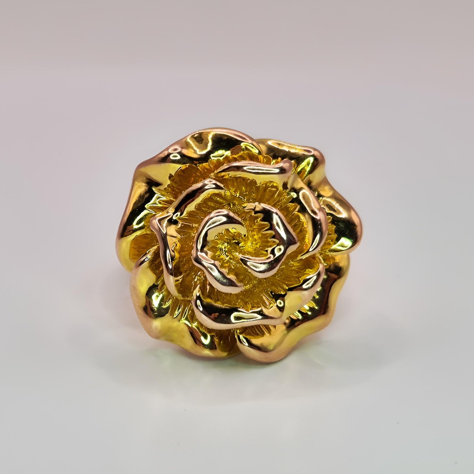14ct gold flower cocktail ring front