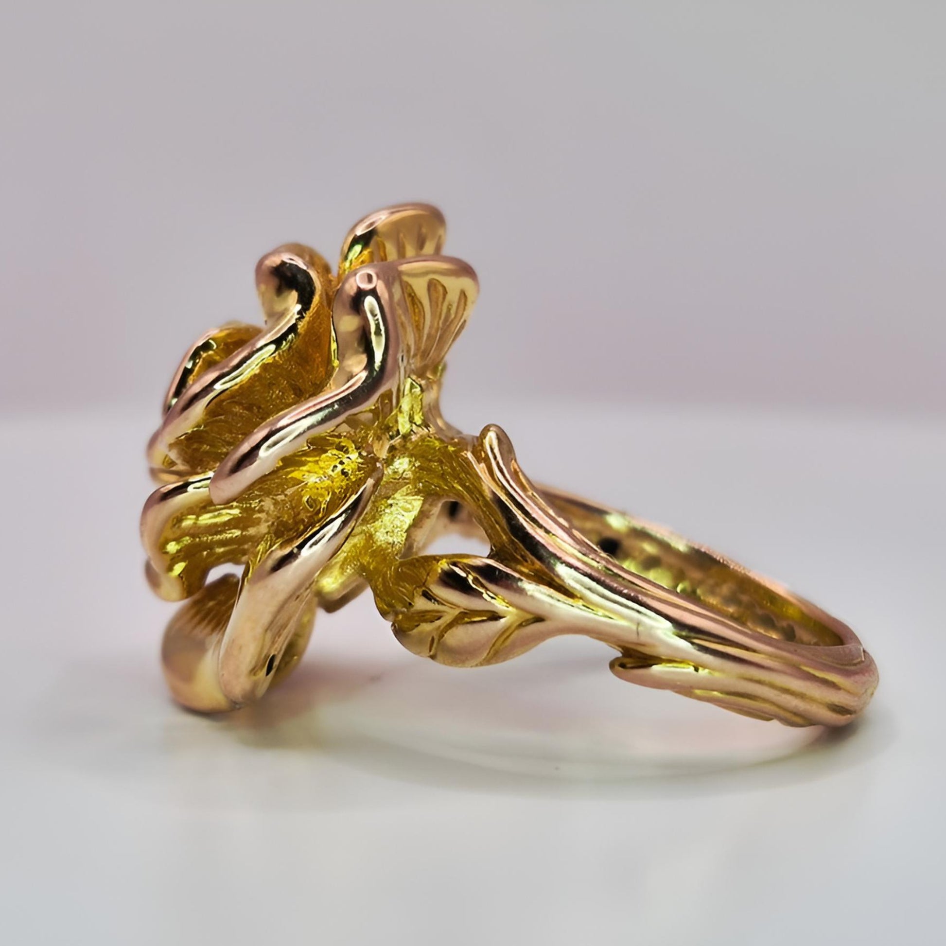 14ct gold flower cocktail ring side view
