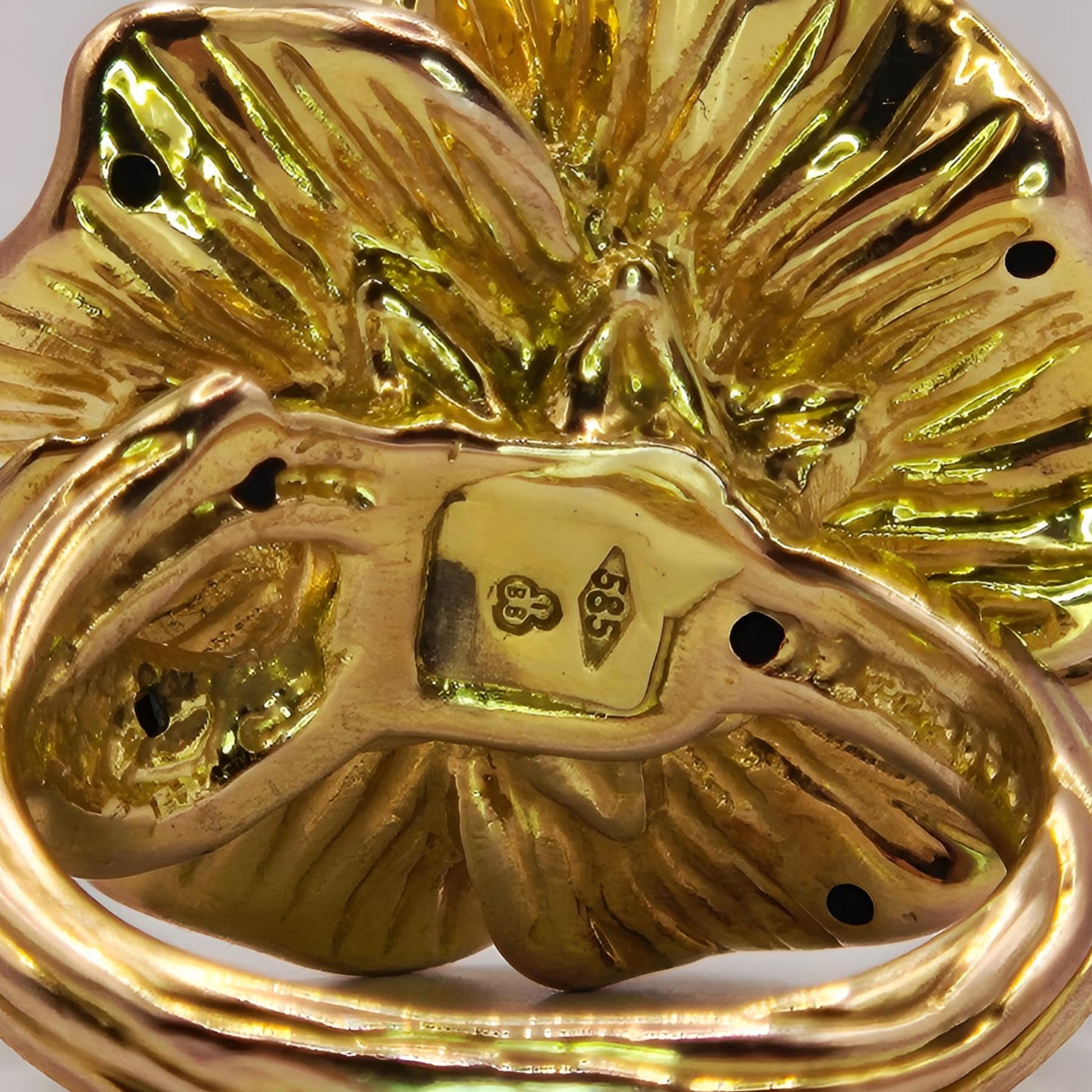 14ct gold flower cocktail ring stamp
