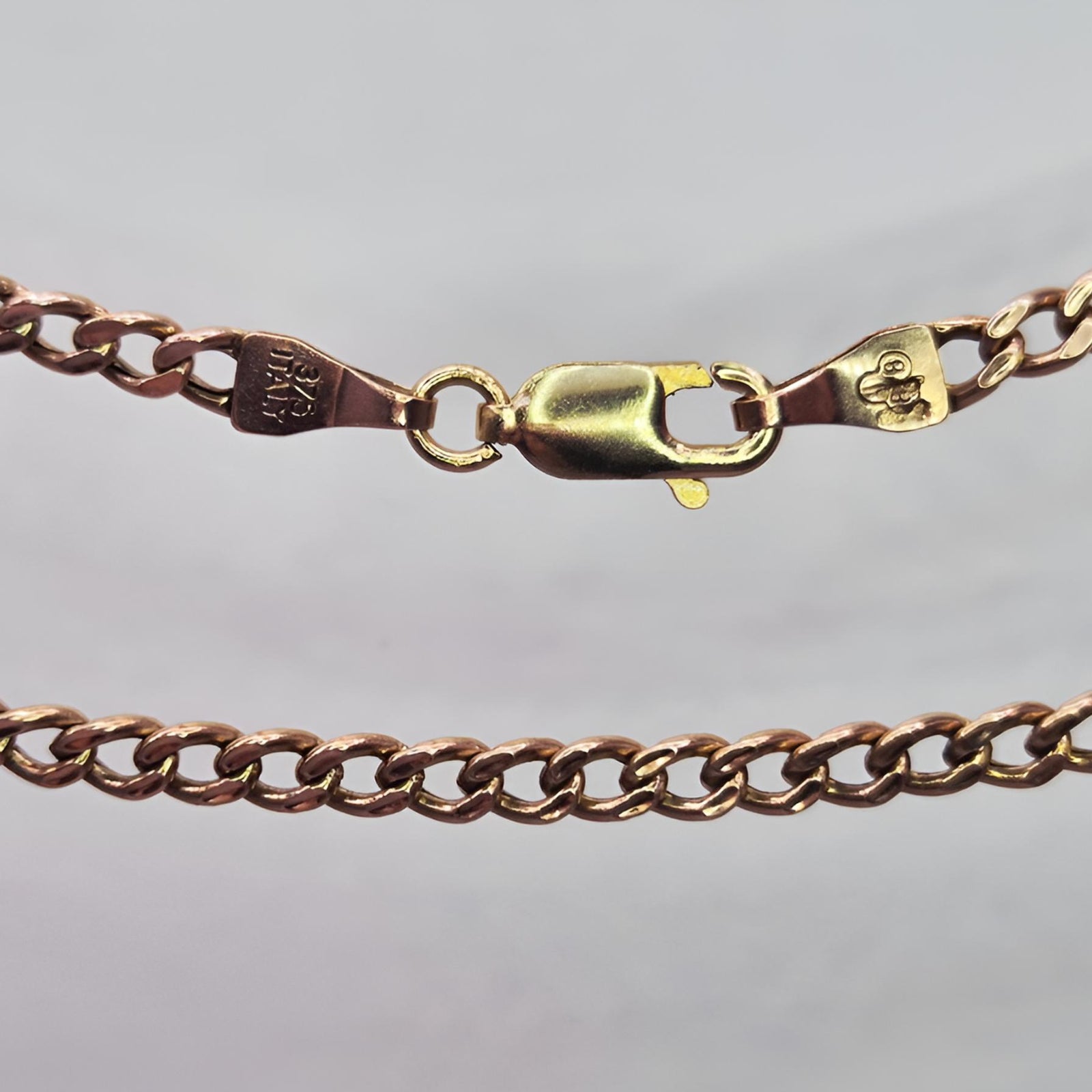 9ct Gold chain 20" with trigger clasp on