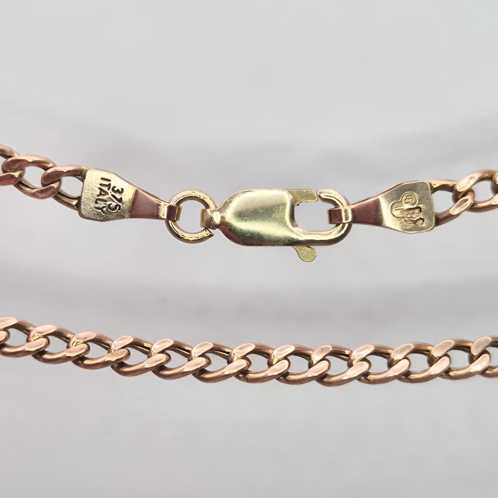 9ct Gold chain 20" with trigger clasp on