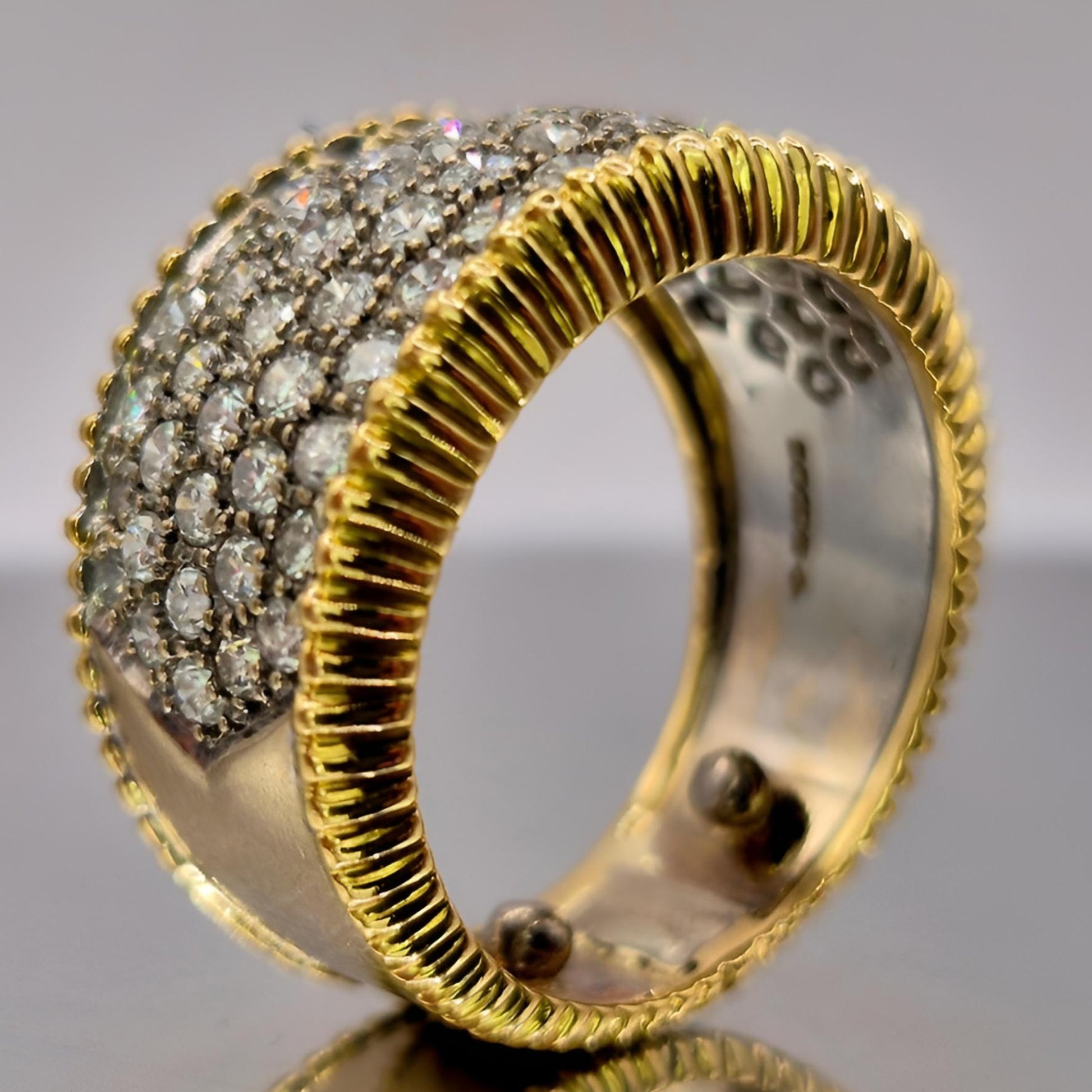 18carat gold pave diamond ring side view