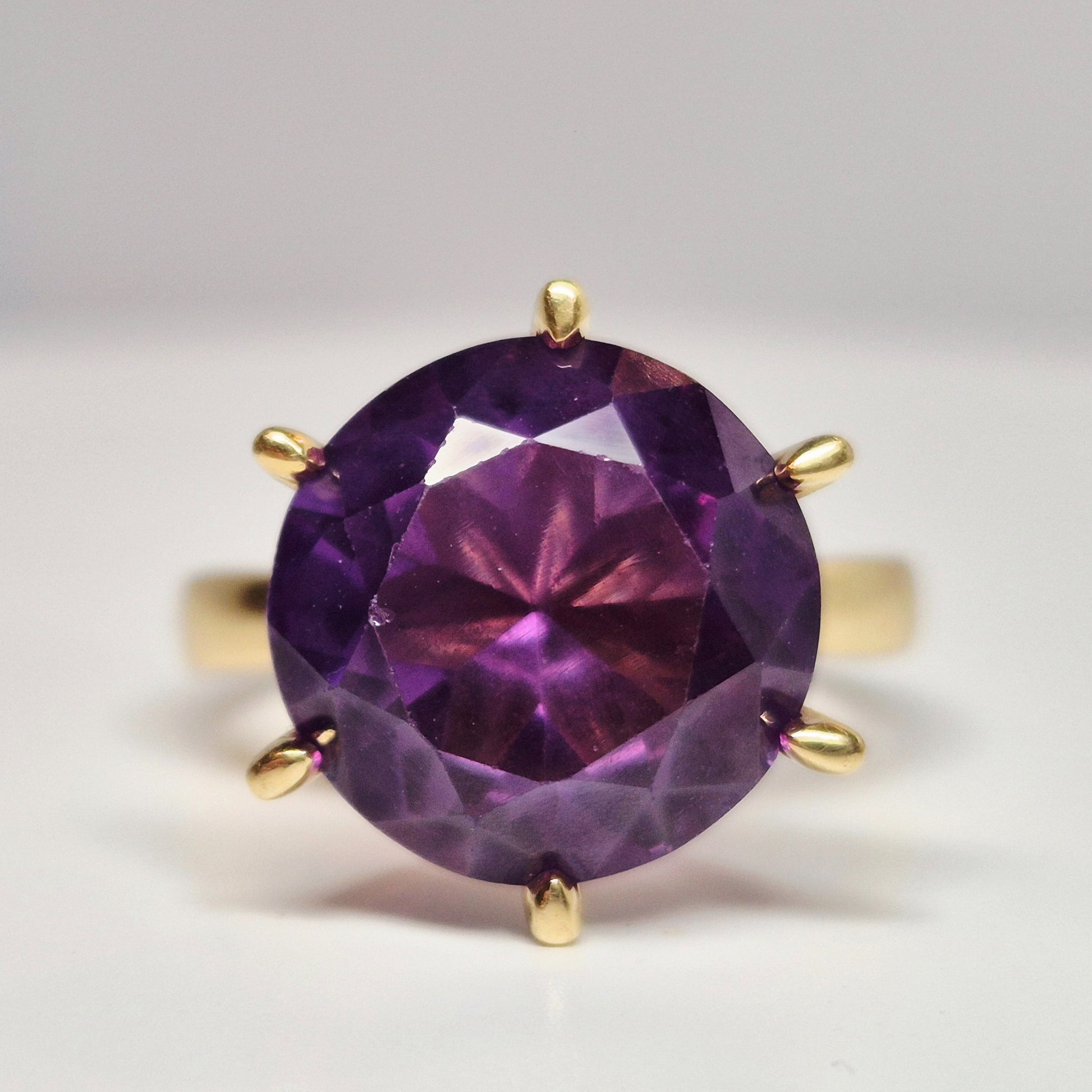 18ct gold single stone alexandrite front main image