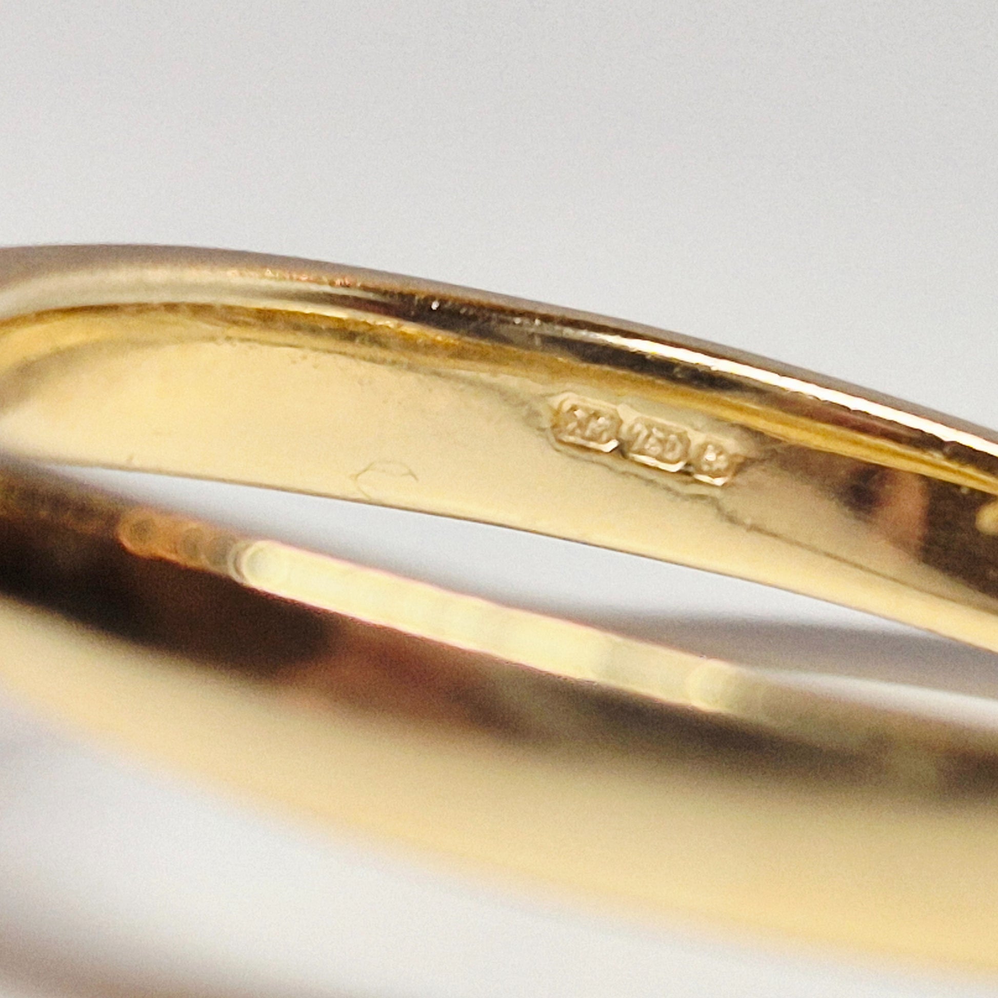 18ct gold single stone alexandrite hallmarking close image