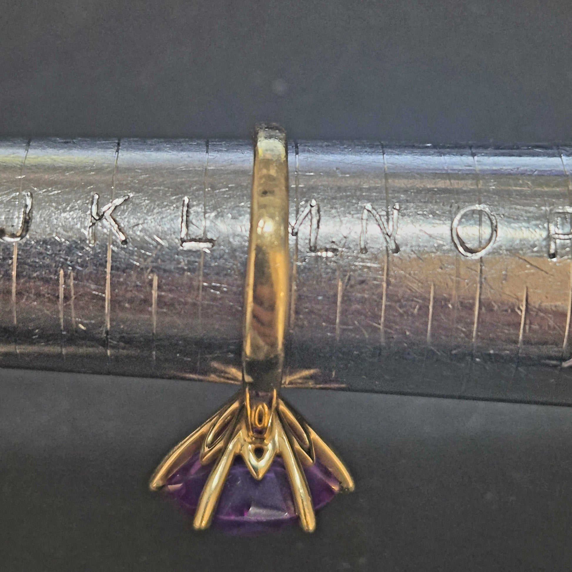 18ct gold single stone alexandrite on ring stick measurement