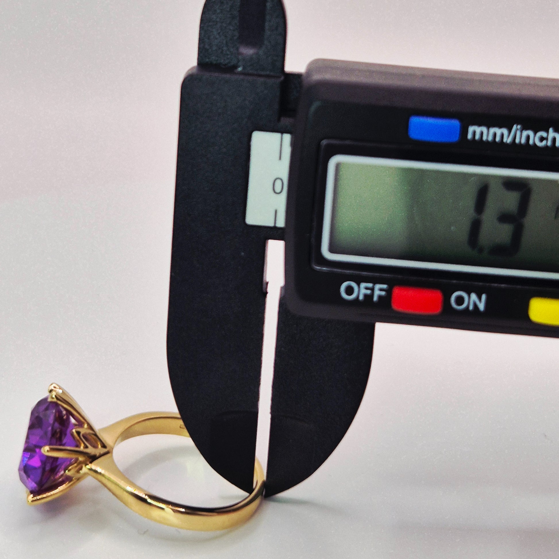 18ct gold single stone alexandrite shank depth measurement