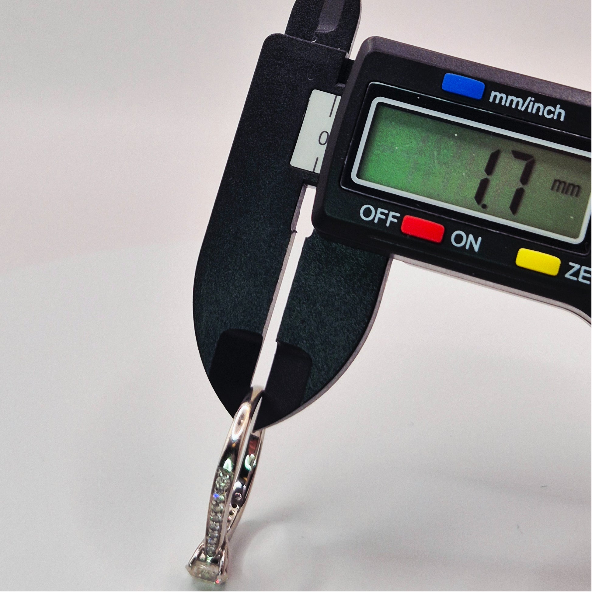 18ct white gold diamond bottom shank width measurement