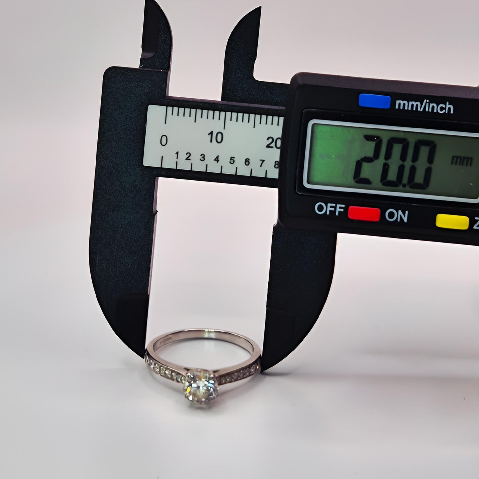 18ct white gold shank outline measurement
