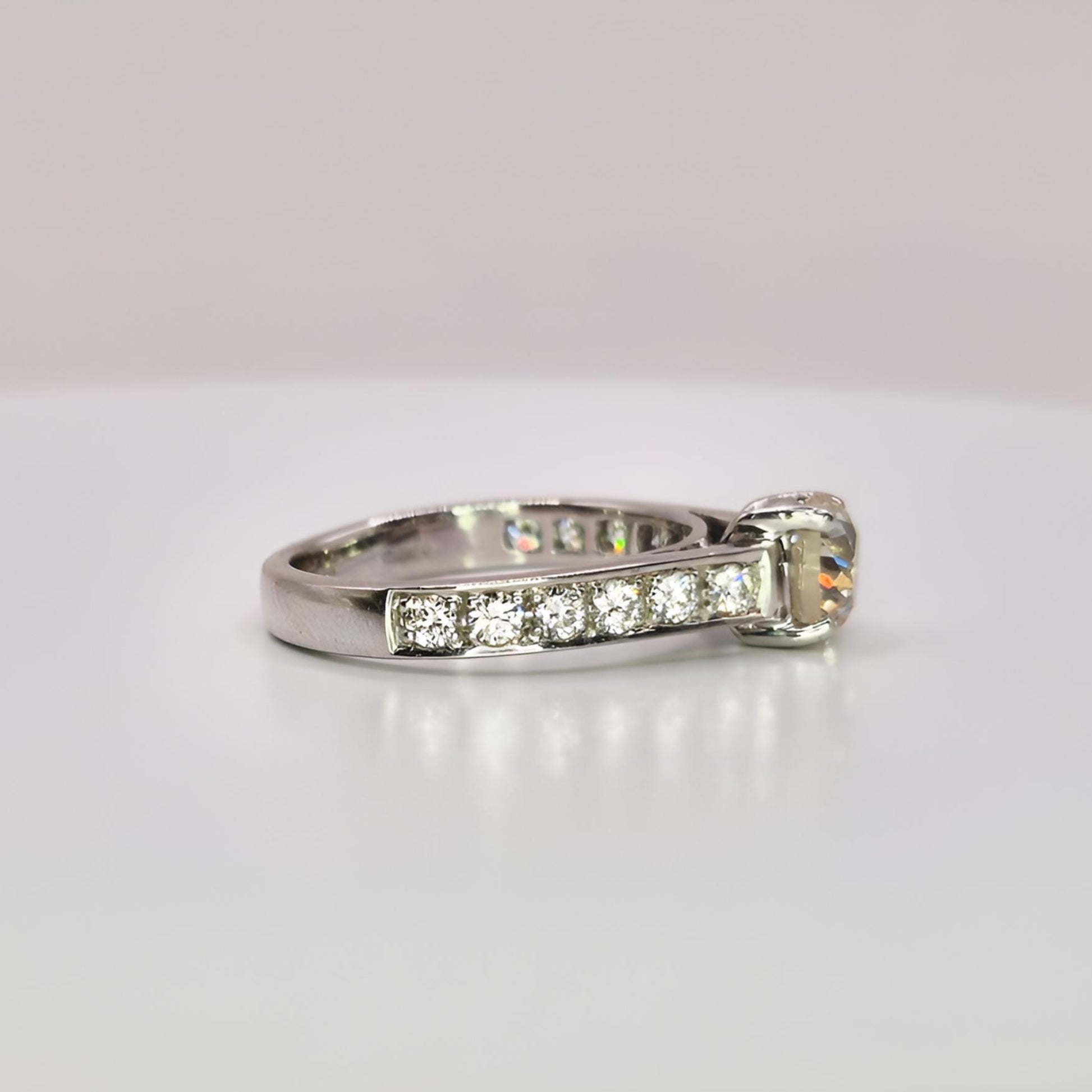 18ct white gold single stone diamond shoulders ring right side