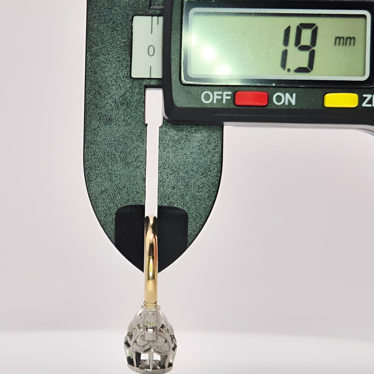 18ct yellow gold and platinum collet single stone diamond vintage ring shank width
