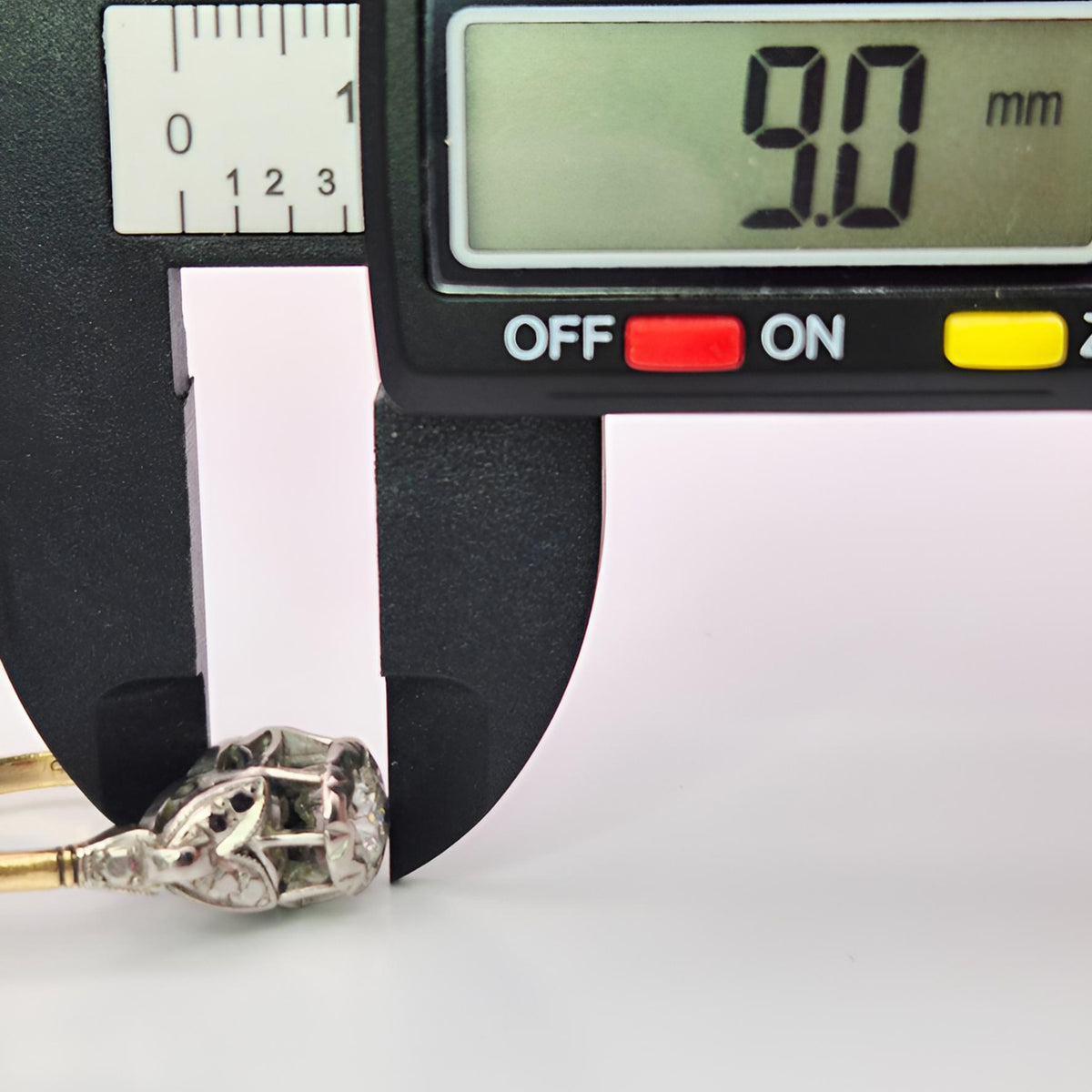 18ct yellow gold and platinum single stone diamond ring collet full depth measurement