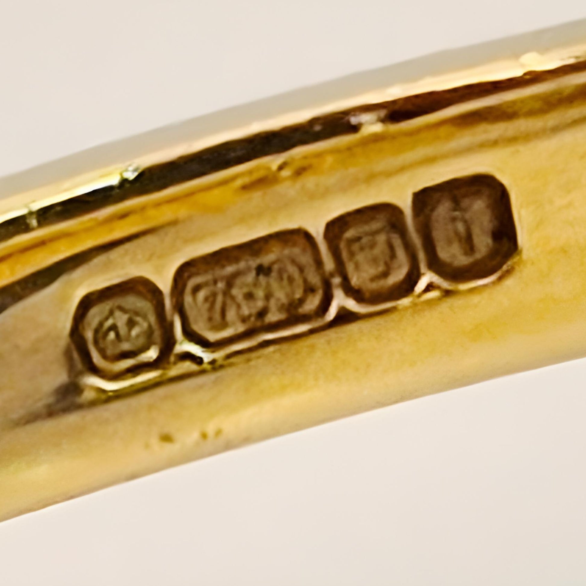 18ct yellow gold diamond dress ring hallmark