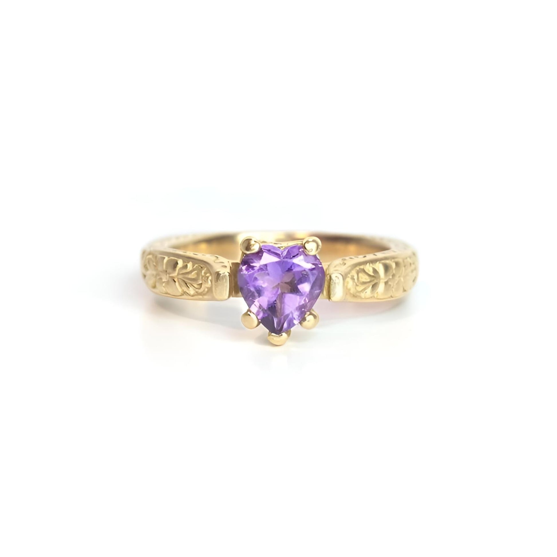 18ct yellow gold heart shape amethyst single stone ring front view