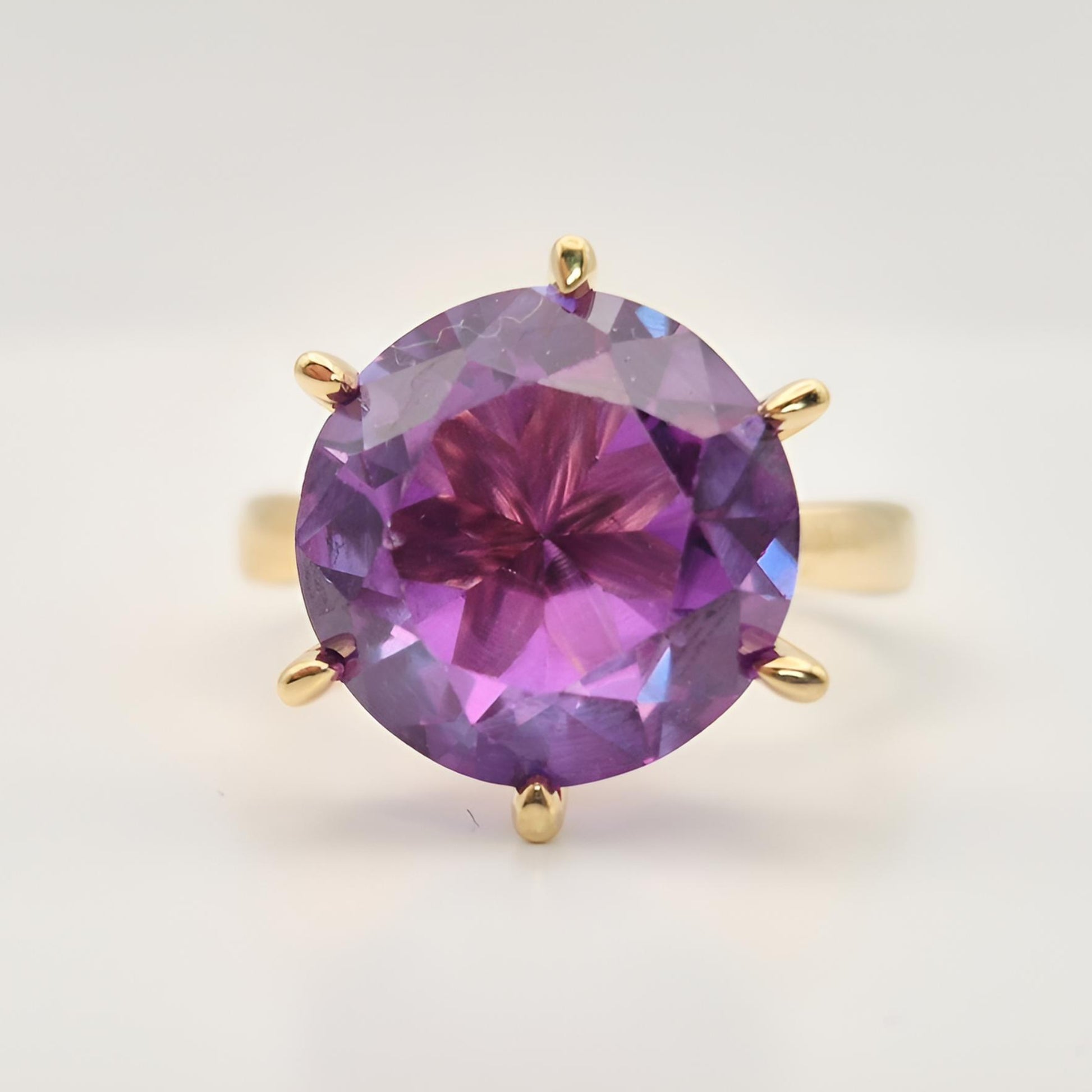 18ct yellow gold single stone alexandrite ring hallmarked