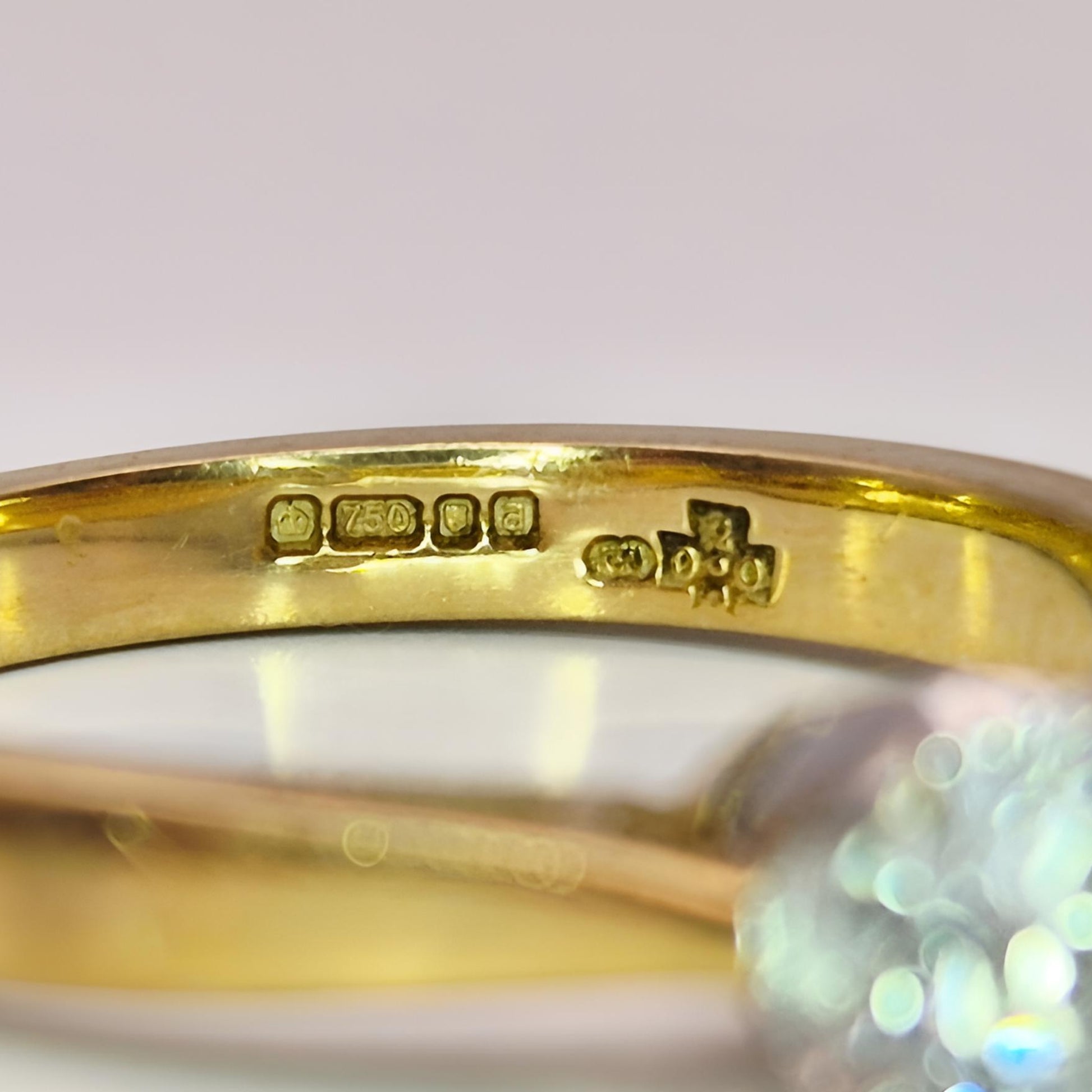 18ct yellow gold single stone diamond wedding ring fit solitaire ring close hallmarking image
