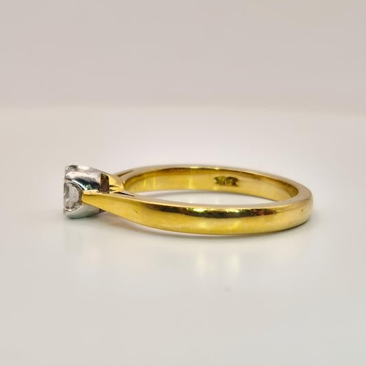 18ct yellow gold single stone diamond wedding ring fit solitaire ring left side