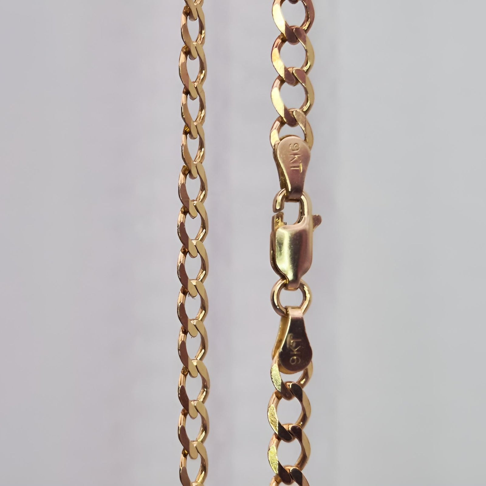 9ct Gold curb chain with a trigger clasp