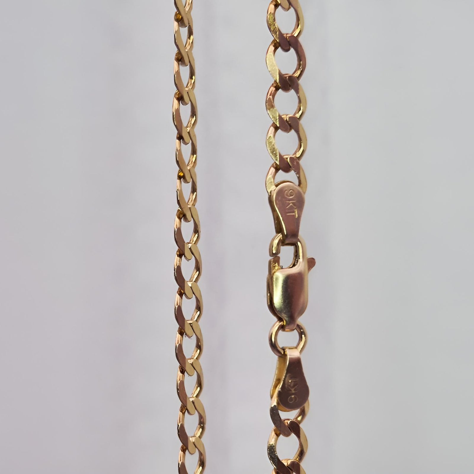 9ct Gold curb chain with a trigger clasp