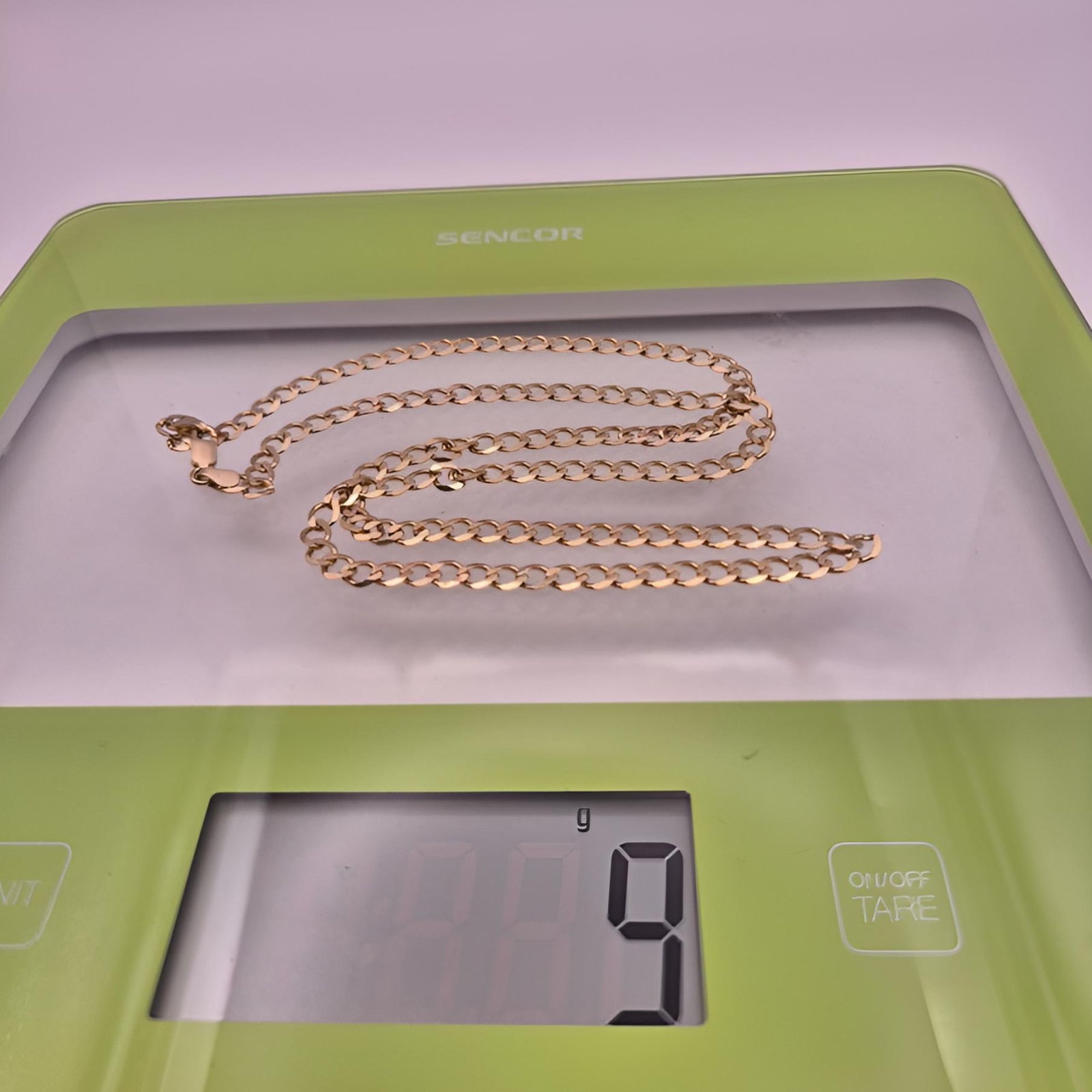9ct Gold Chain On Scale 9g