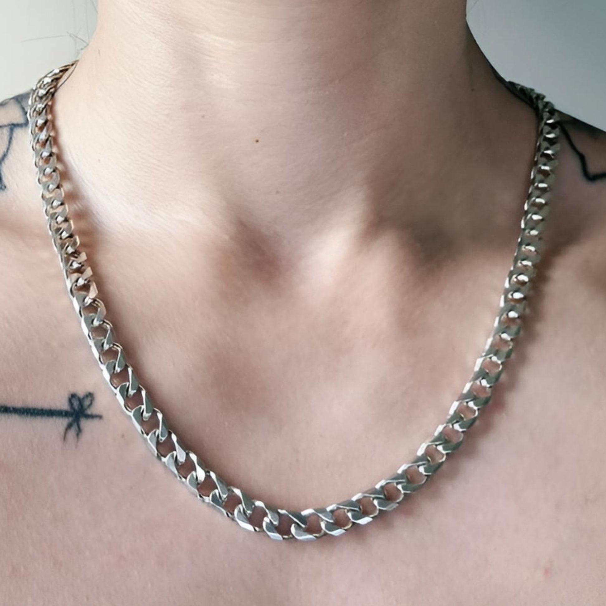 925 silver curb solid links 20 inch chain person wearing it