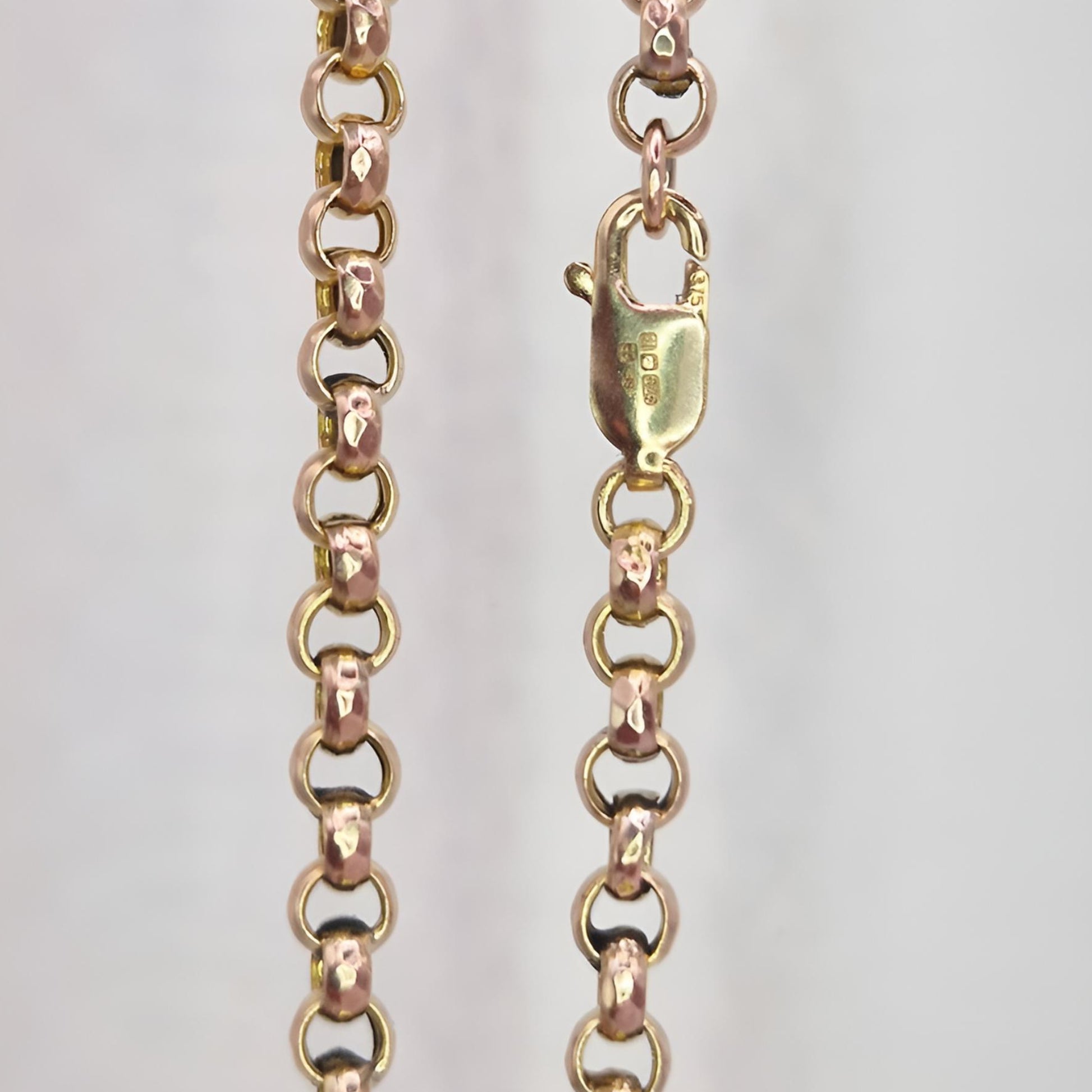 9ct gold belcher chain 24.5 inch close view