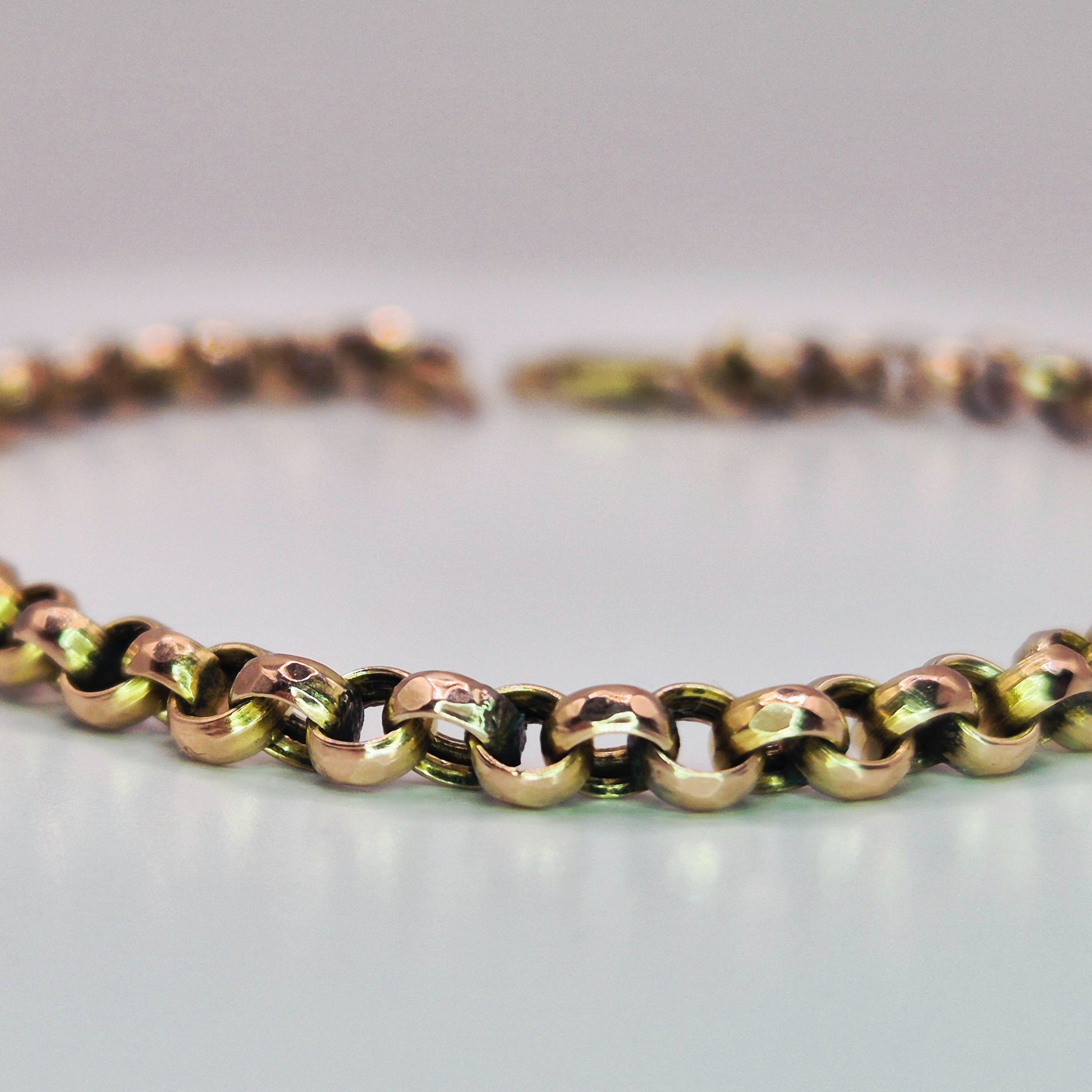 9ct gold belcher chain style bracelet front