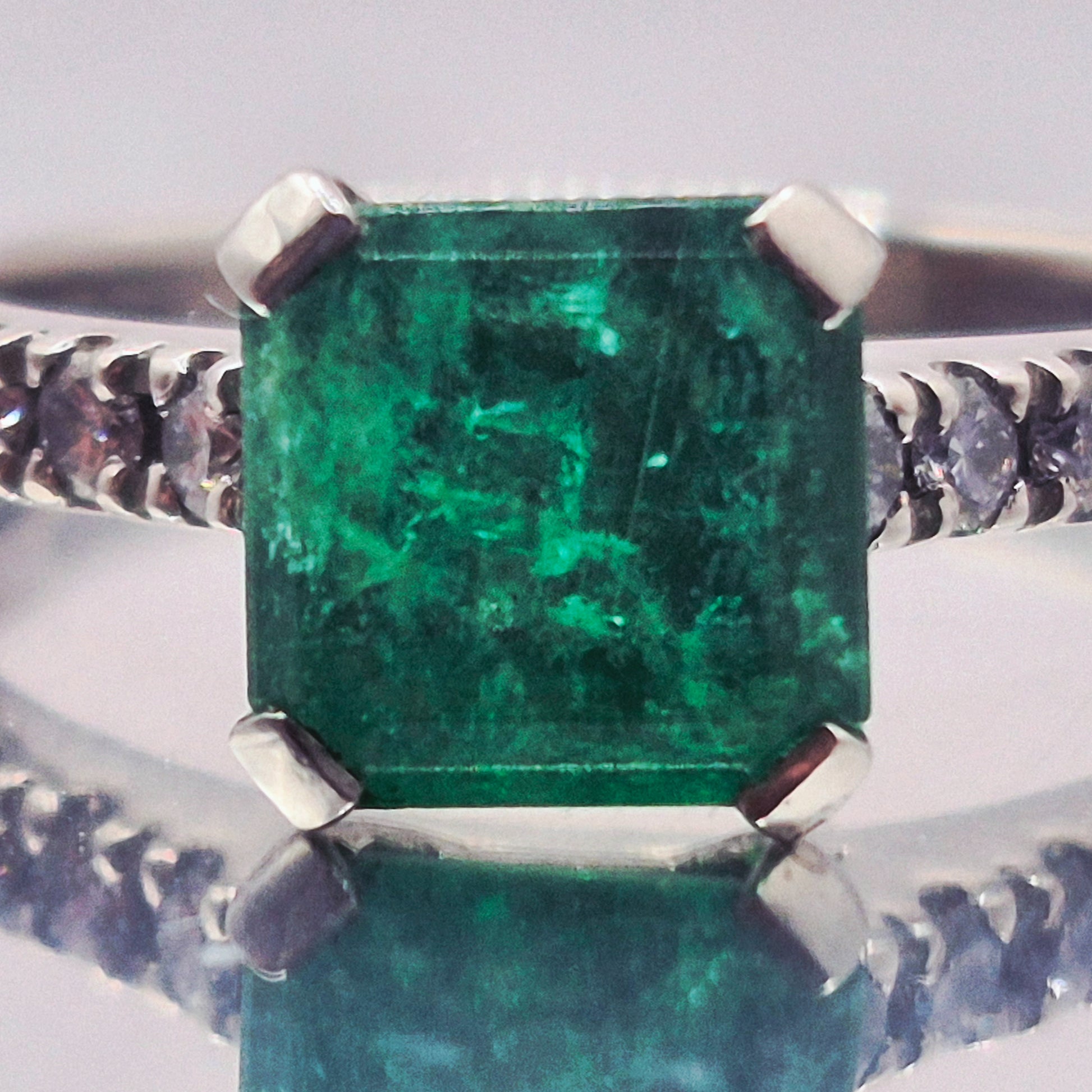 9ct gold buish green emerald ring close front view