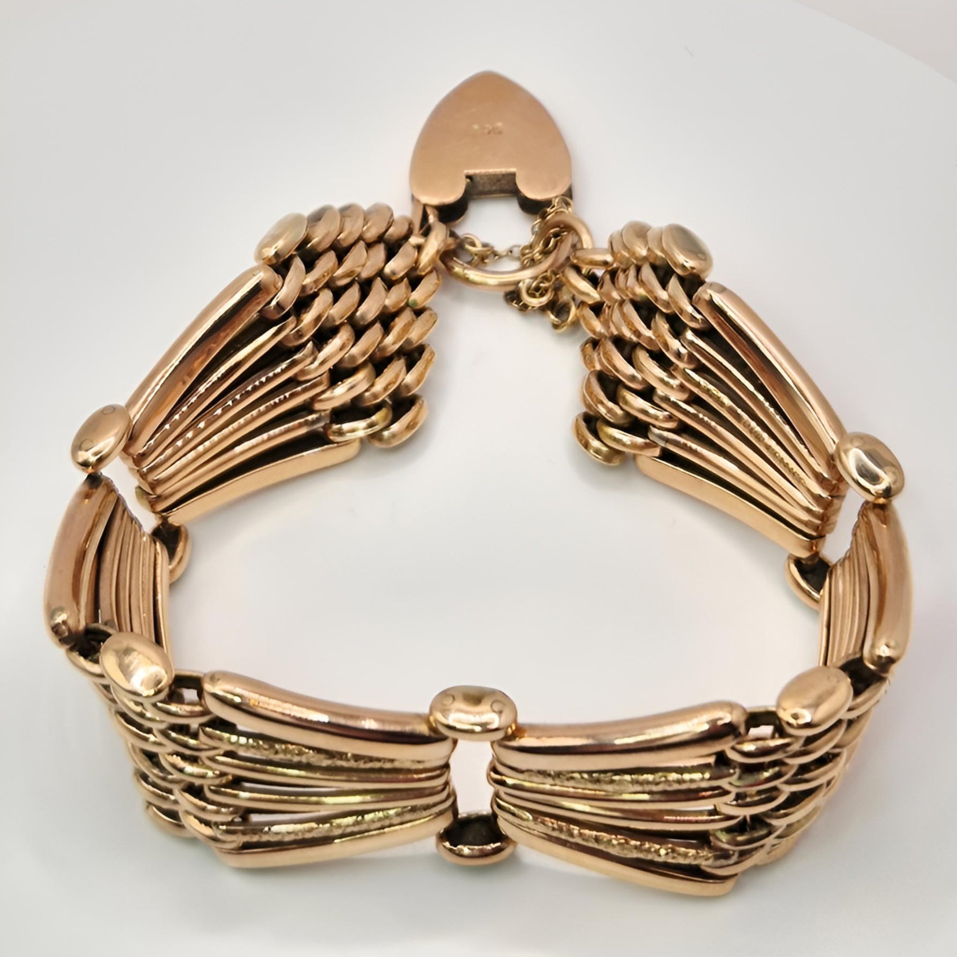 9ct gold gate bracelet padlock clasp behind image