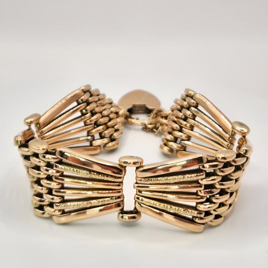 9ct gold gate bracelet padlock clasp behind view
