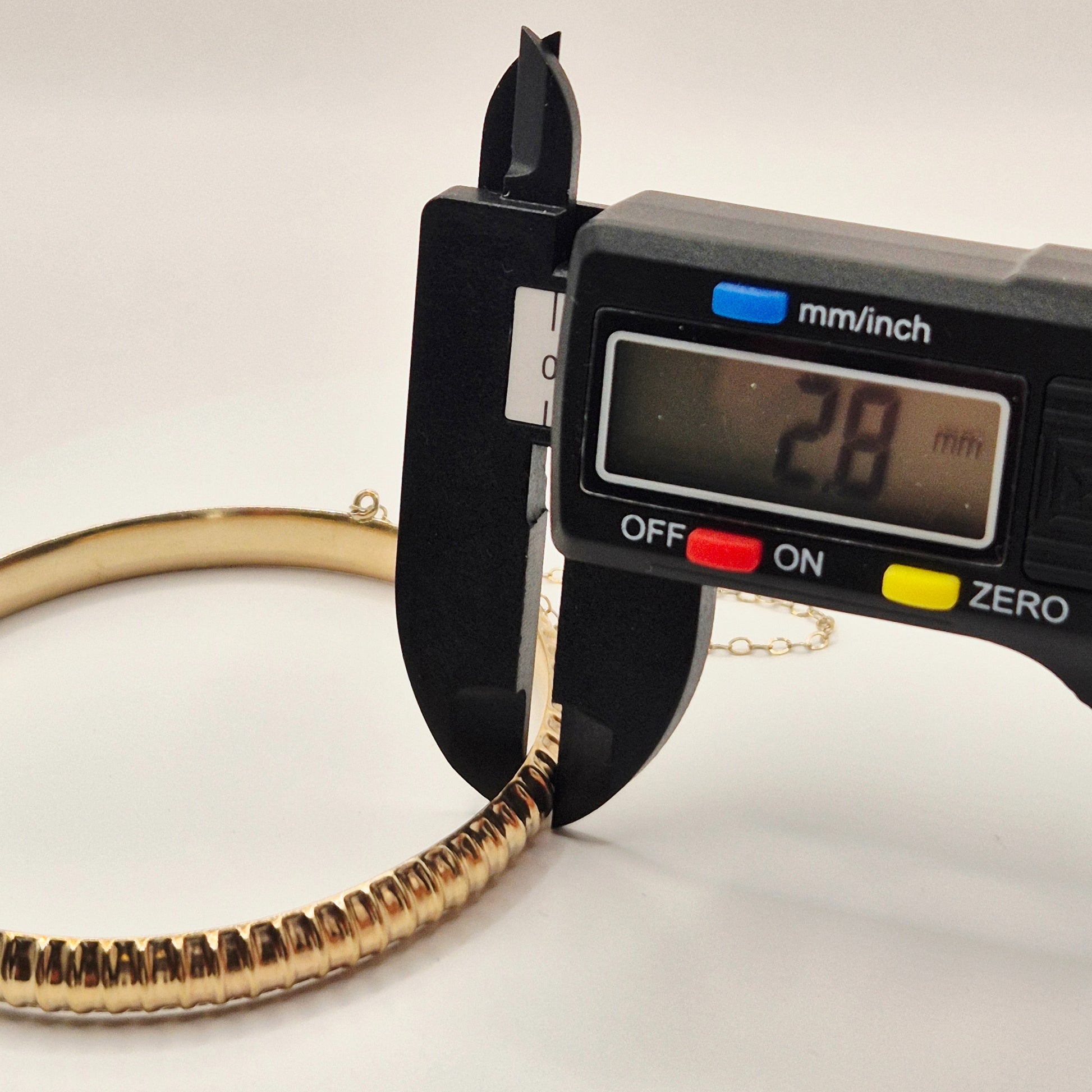 9ct gold hallmarked bangle safety chain measurement thickness