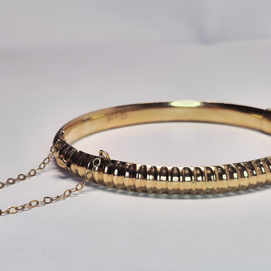 9ct gold hallmarked bangle safety chain