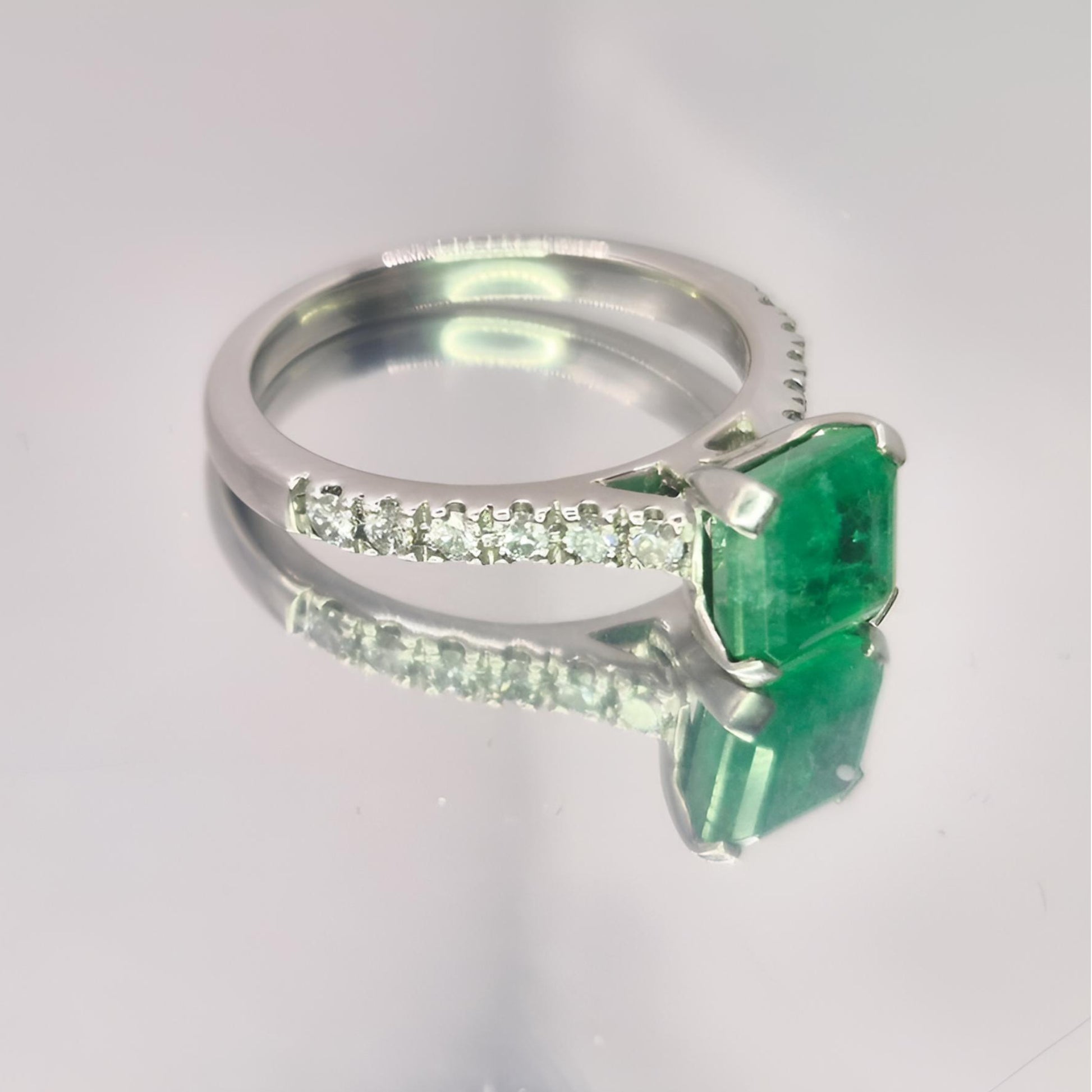 buish green emerald ring close front right
