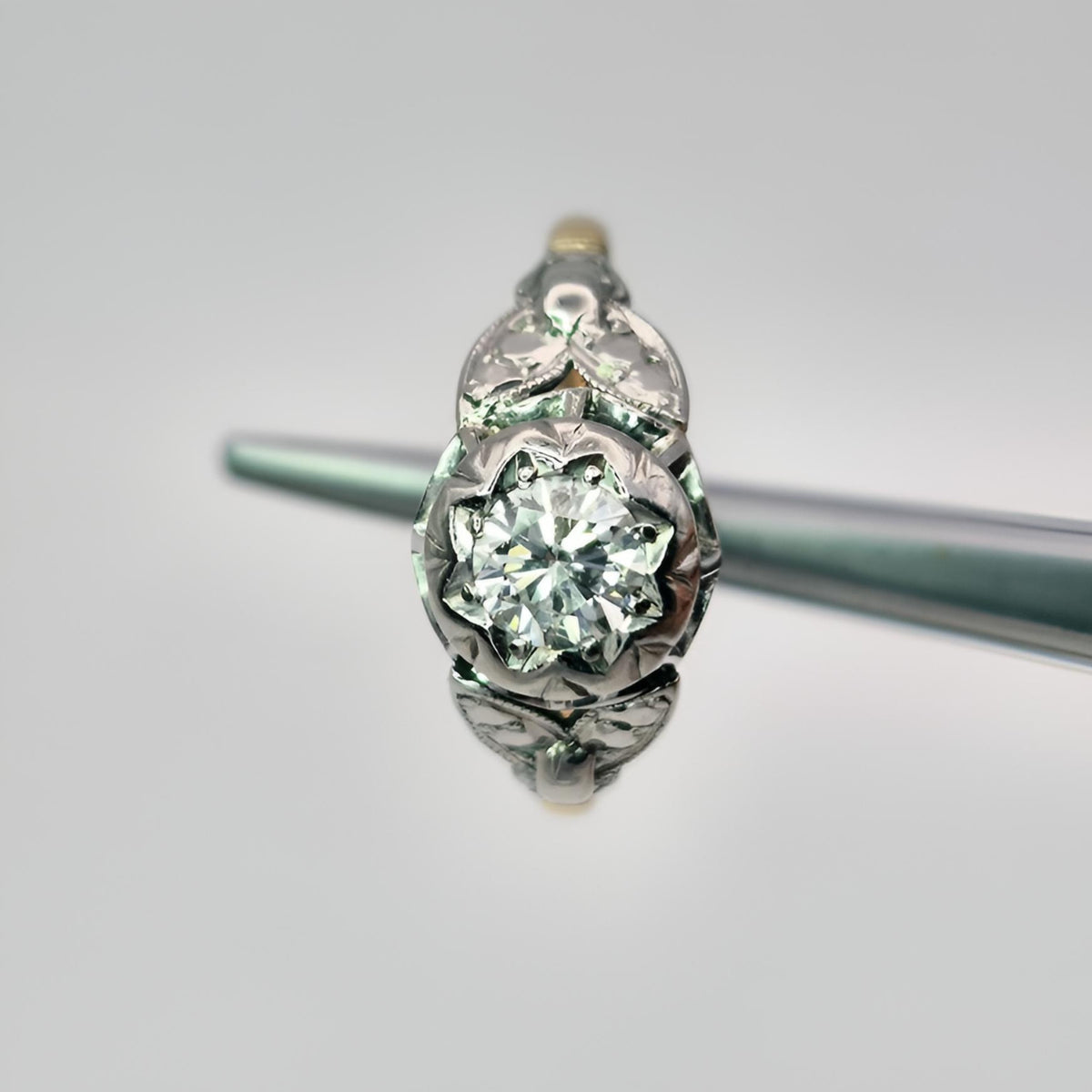 hallmarked 18ct yellow gold and platinum collet single stone diamond vintage ring