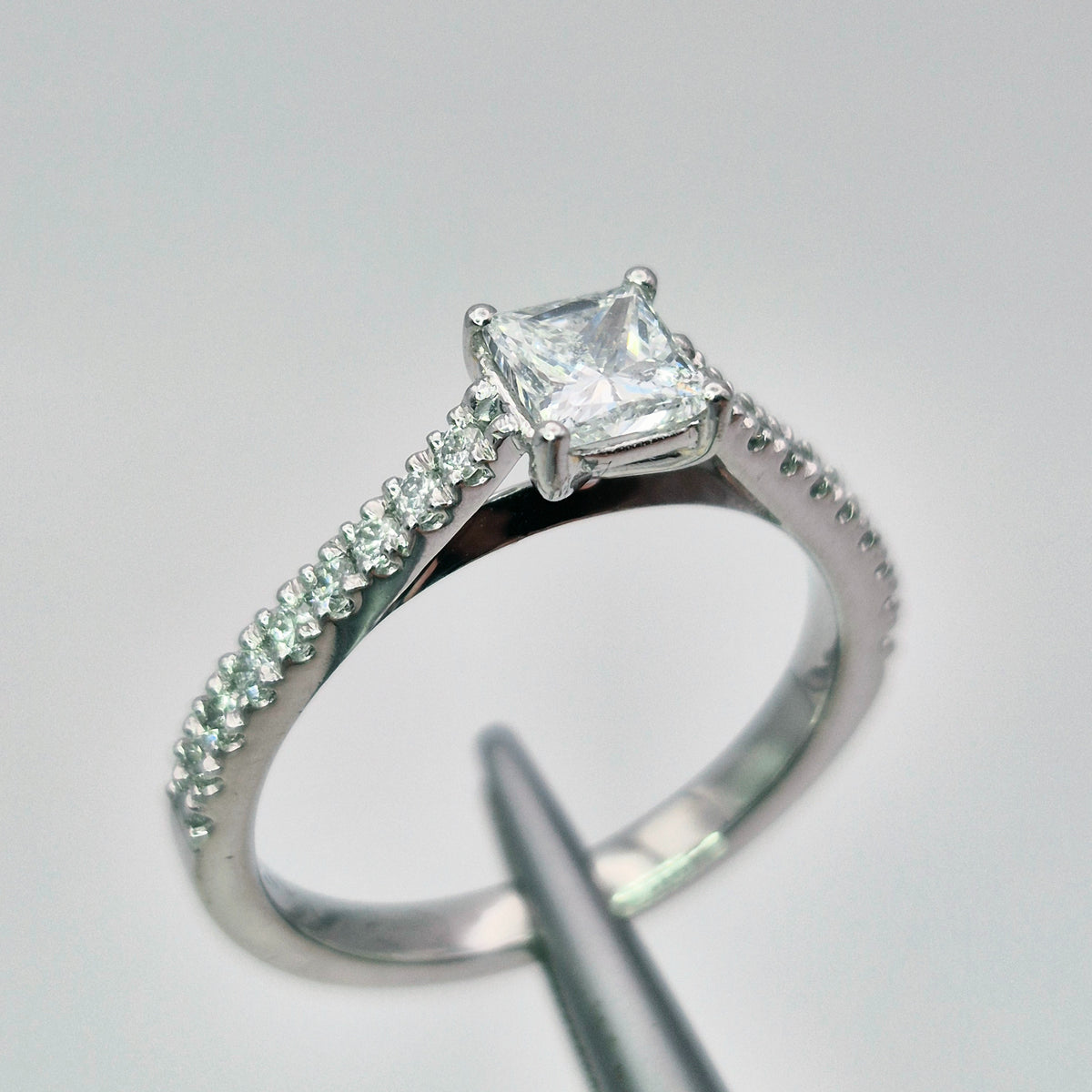 hallmarked platinum princess cut single stone diamond shoulders ring