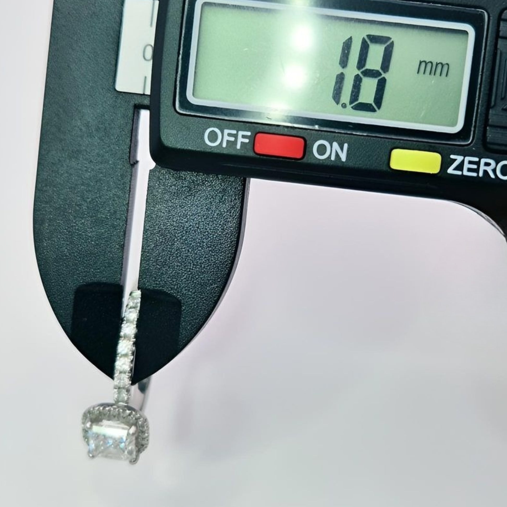 platinum diamond halo diamond set collet and diamond set shoulders ring shoulder measurement