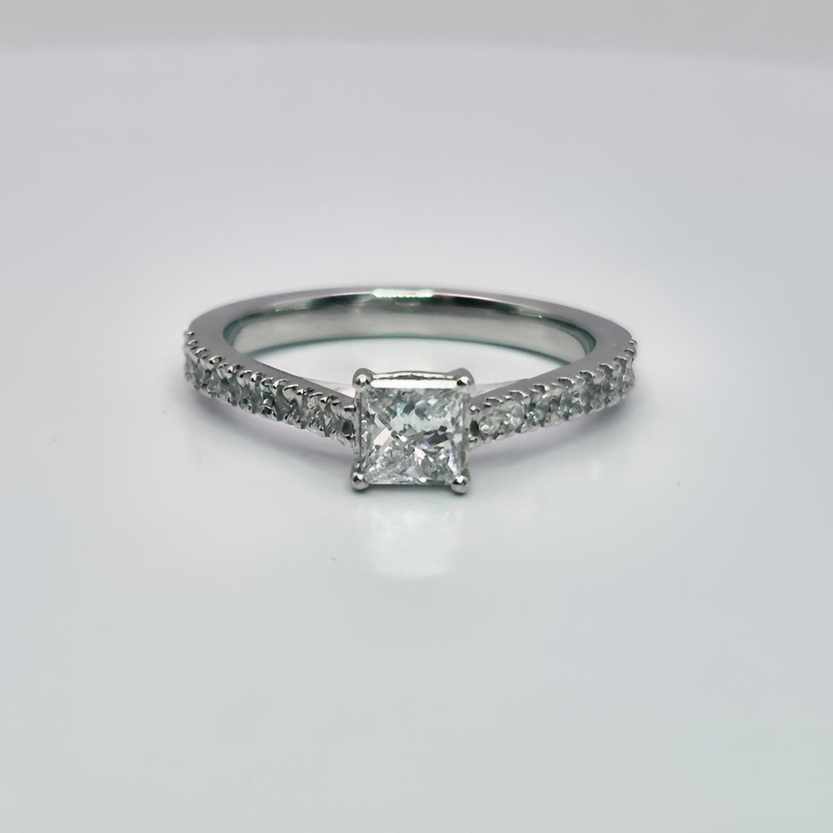 platinum princess cut single stone diamond shoulder ring front