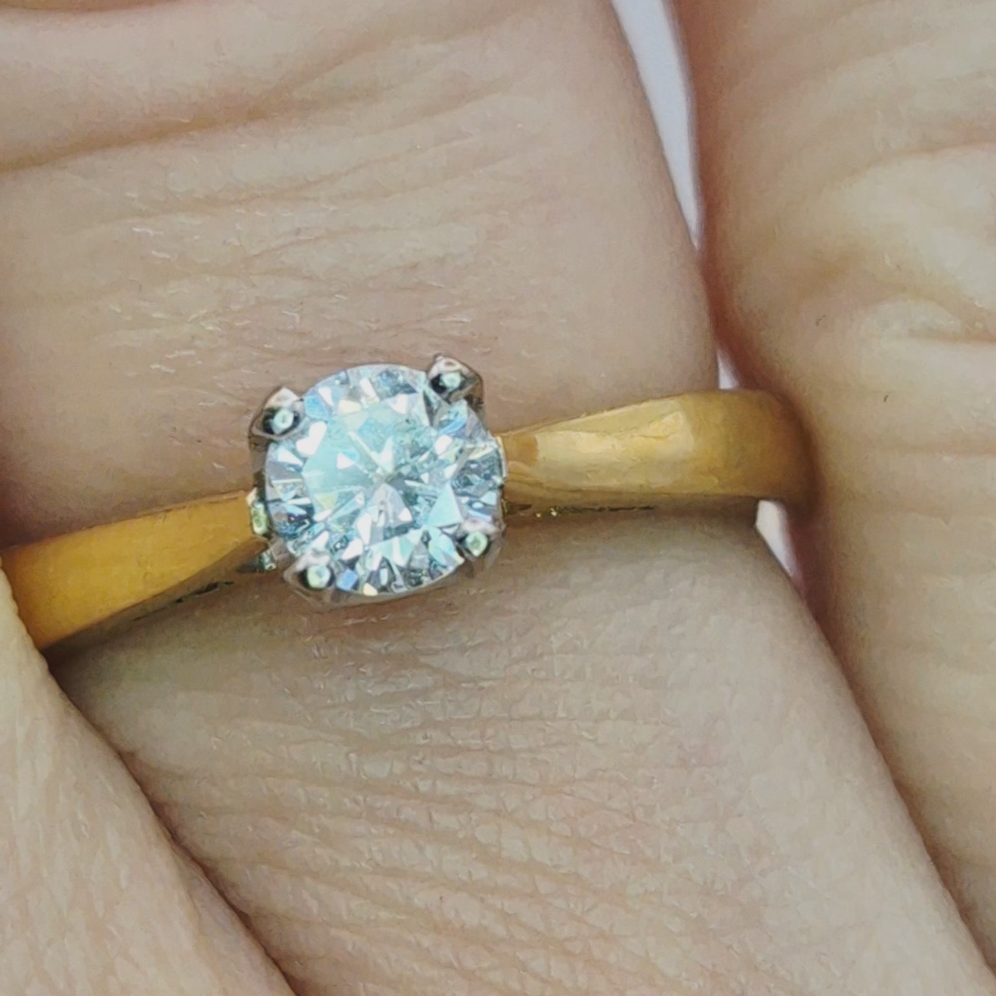 18ct yellow gold single stone diamond solitaire wedding ring fit ring video on hand