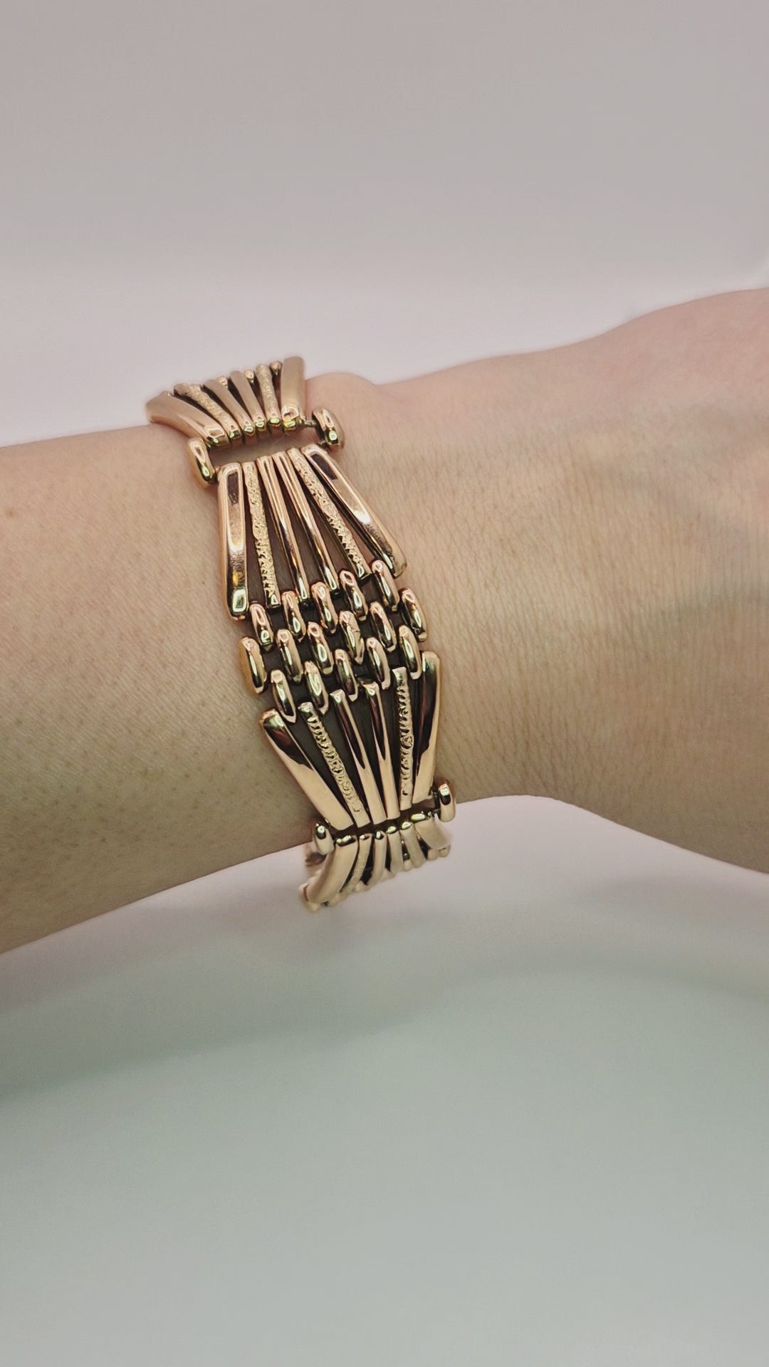 9ct gold gate bracelet video on wrist