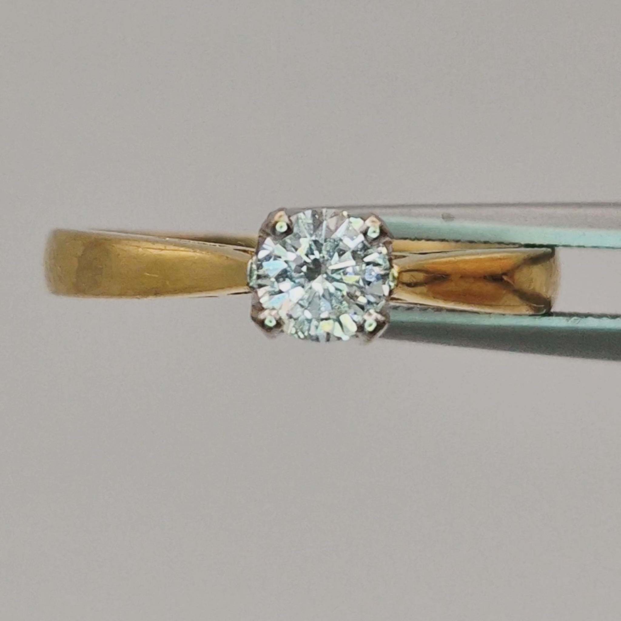 18ct yellow gold single stone diamond solitaire wedding ring fit ring video