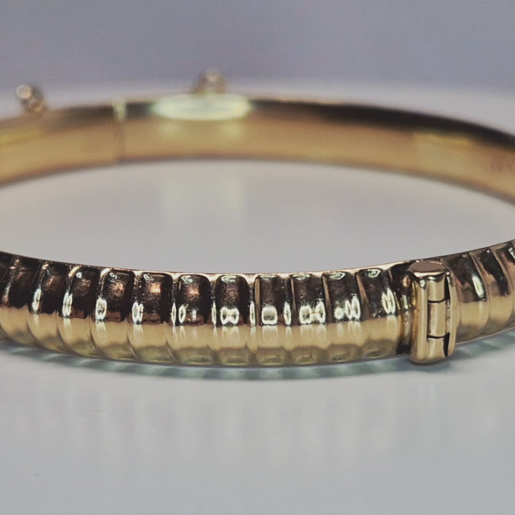 fully patterned 9ct gold bangle video