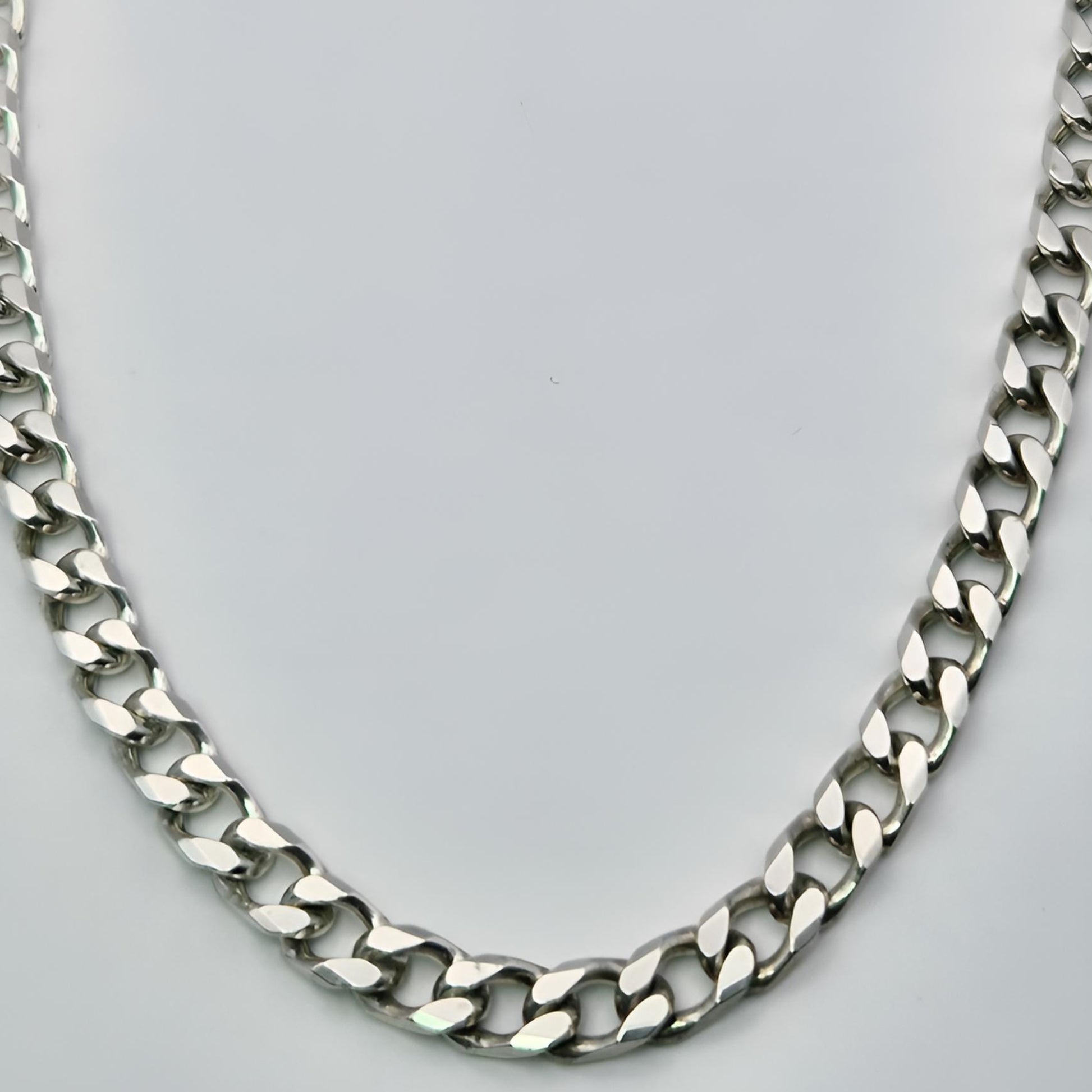 silver curb solid 20 inch chain front view